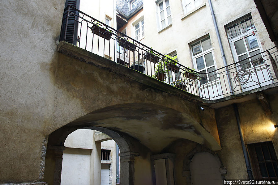 Лионские трабули — найти вход и выход Лион, Франция