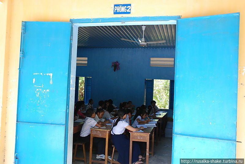 Две похожие школы Муй-Не, Вьетнам
