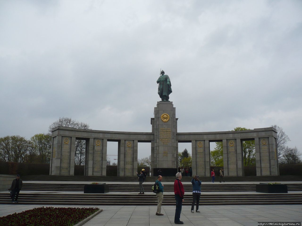 Мемориал павшим советским воинам в Тиргартене / Soviet War Memorial Tiergarten