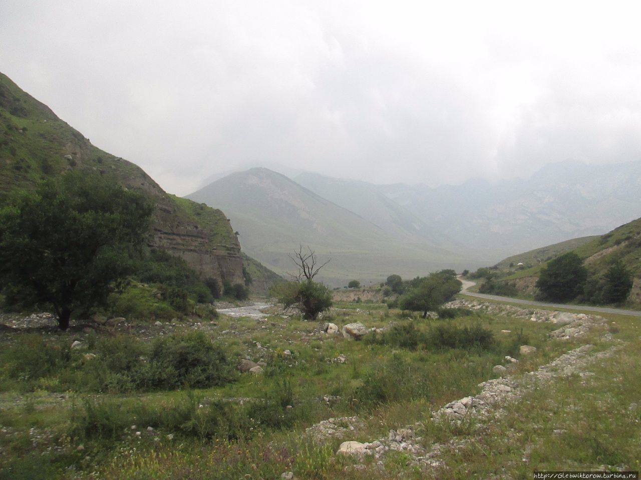 Пешком в Джейрах от Терека Джейрах, Россия Пешком в Джейрах от Терека Джейрах, Россия