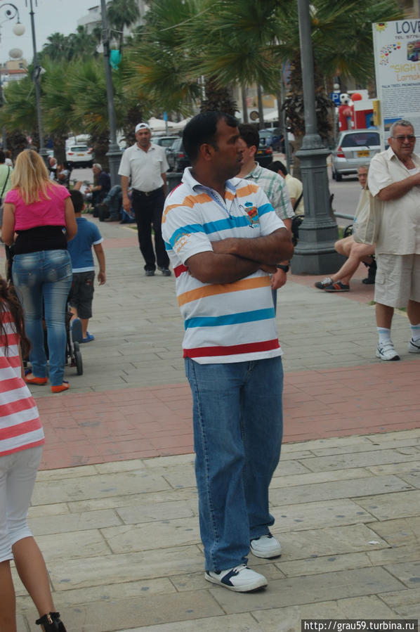 Ларнака. Люди на улицах Ларнака, Кипр