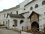 Упразднённый по указу Екатерины II в 1787 году монастырь становится резиденцией ростово-ярославских епископов.