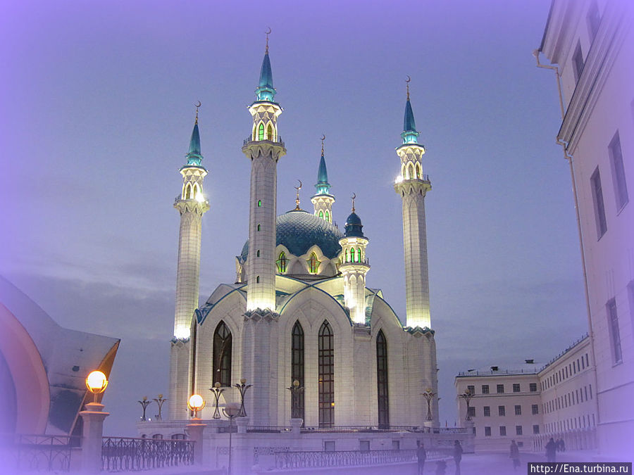 Мечеть Кул Шариф в новогоднем убранстве Казань, Россия