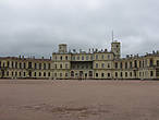В разное время здесь жили Павел I, Николай I, Александр III.