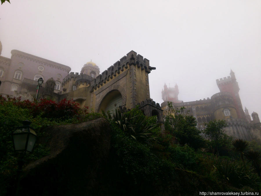Печальный замок португальских королей Синтра, Португалия