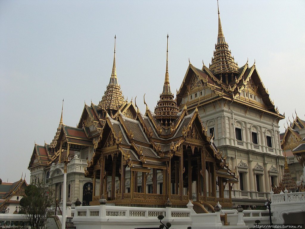 Бангкок.Храм Изумрудного Будды Паттайя, Таиланд