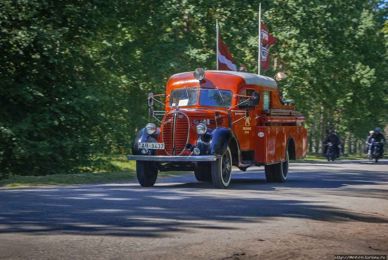 Сбор старинных автомобилей, посвященный 100-летию Латвии. Бабите, Латвия