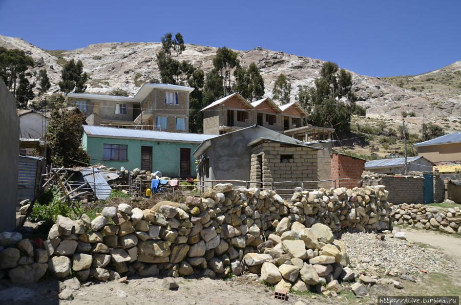 Боливия: старые стены, новые домики... Перу