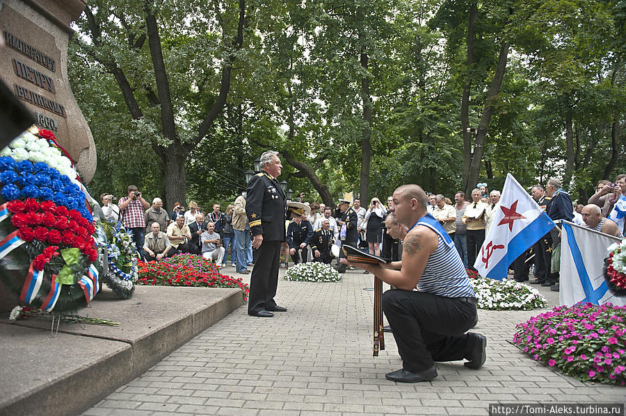 Возложение венков к памятнику Петру Первому в Петровском сквере...
* Воронеж, Россия Возложение венков к памятнику Петру Первому в Петровском сквере...
* Воронеж, Россия