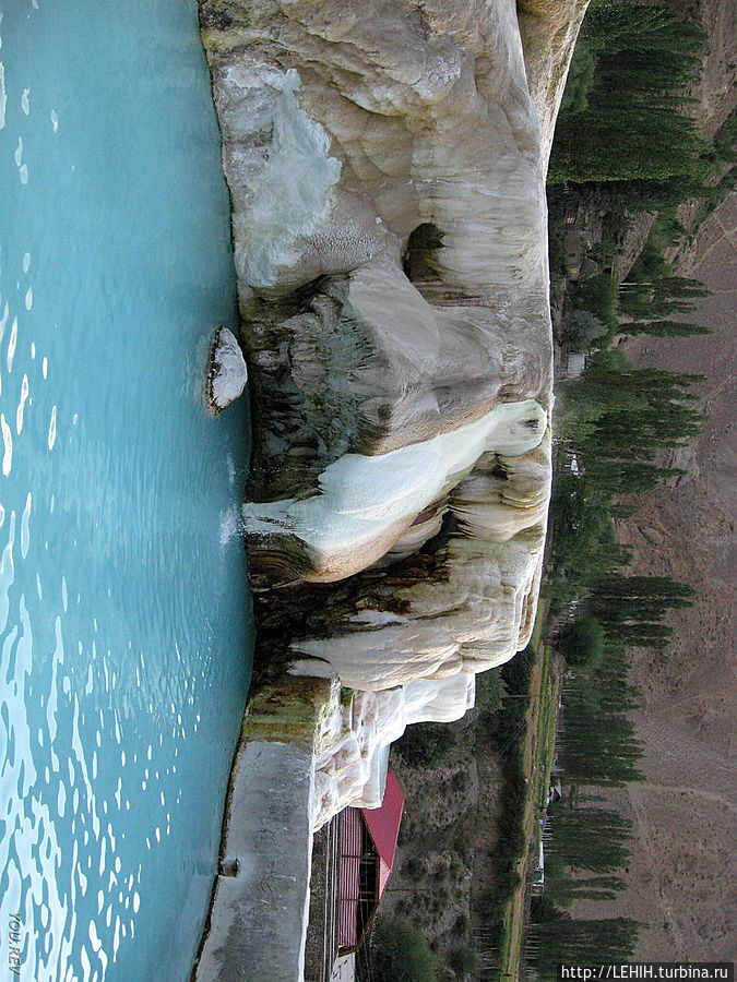 Общий бассейн... Есть еще отдельные кабинки. Гармчашма Горячие Источники, Таджикистан