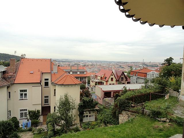 вид из нашего окна Прага, Чехия