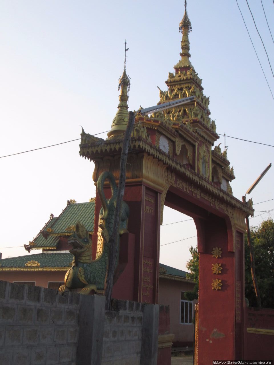 Прогулка от башни с часами — на юг и на север Лойко, Мьянма