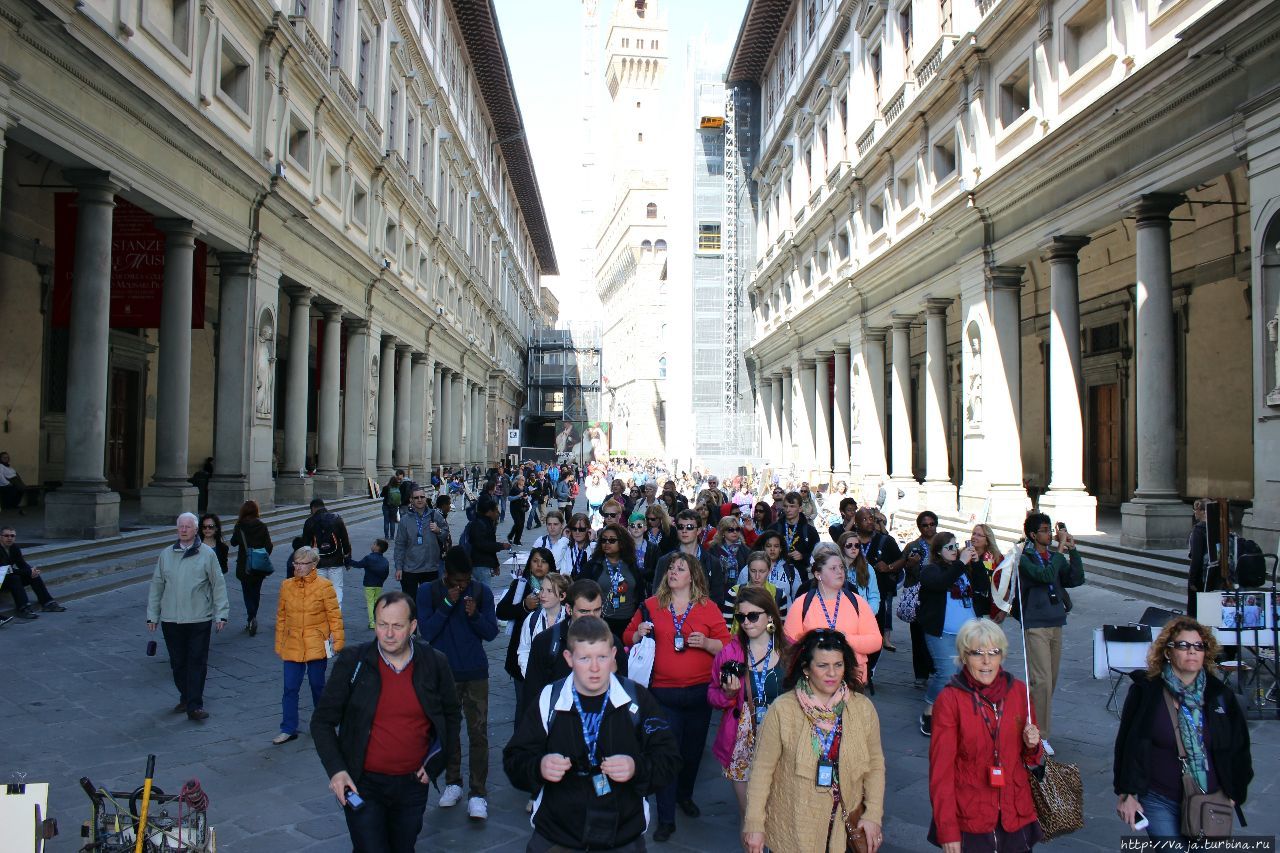 Галерея Уффици и не много Флоренции Флоренция, Италия Галерея Уффици и не много Флоренции Флоренция, Италия