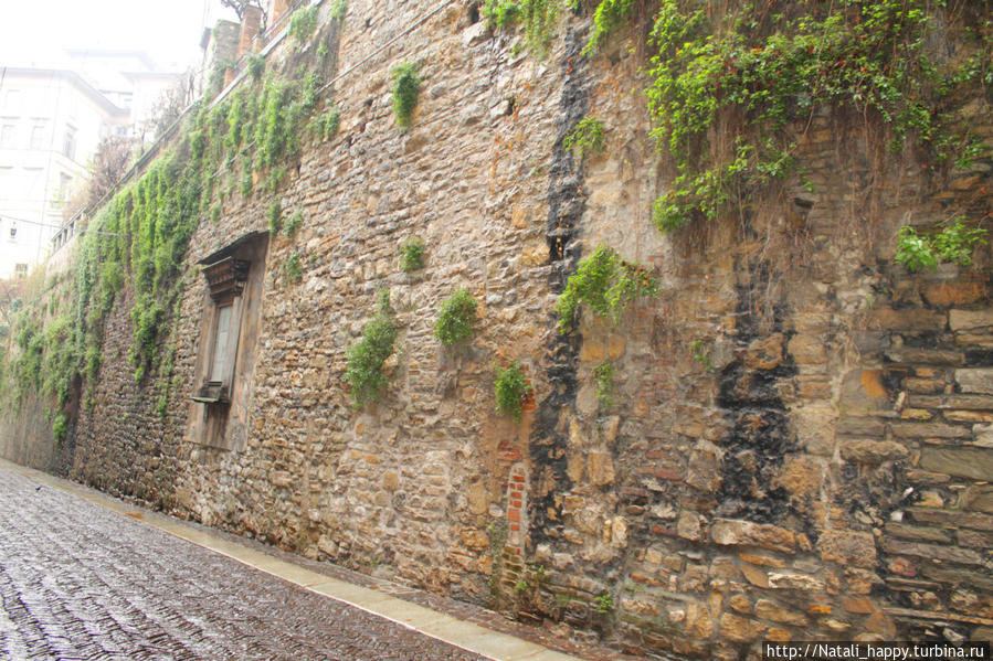 Читта Альта — старый город на горе Бергамо, Италия