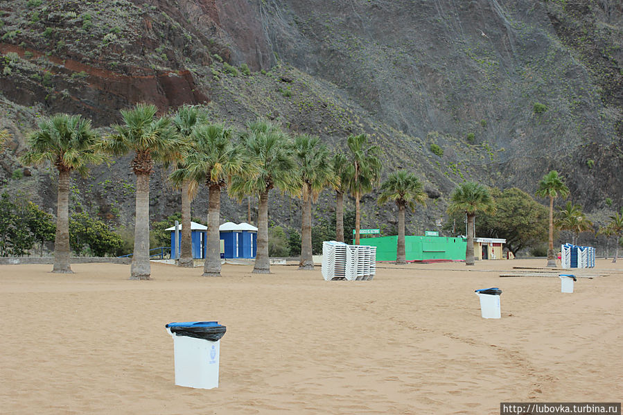 пляж Playa de las Teresitas. пляж Playa de las Teresitas.