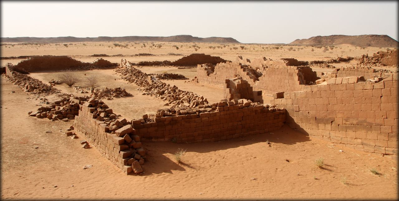 Останки древнего города Мосварат Эль-Мосварат Андель-Накаа, Судан