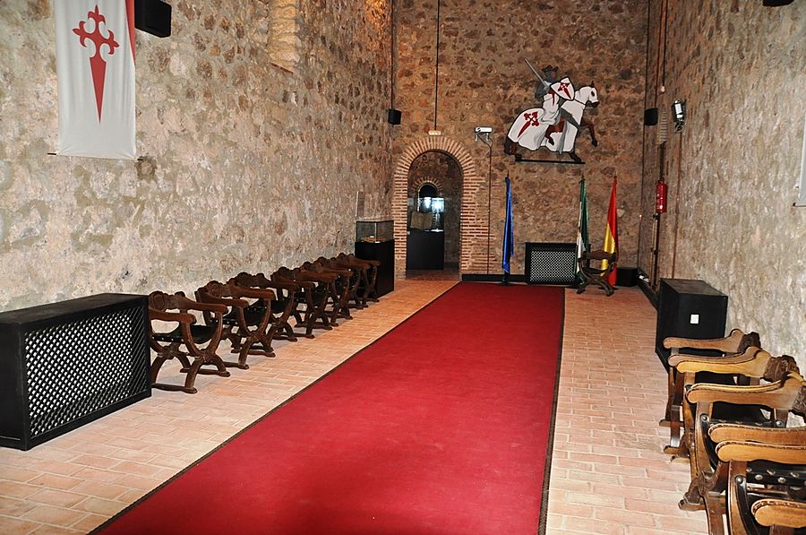 В Замок рыцарей Сантьяго Сегура-де-ла-Сьерра, Испания