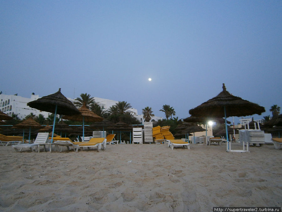 Пляж перед рассветом Сусс, Тунис