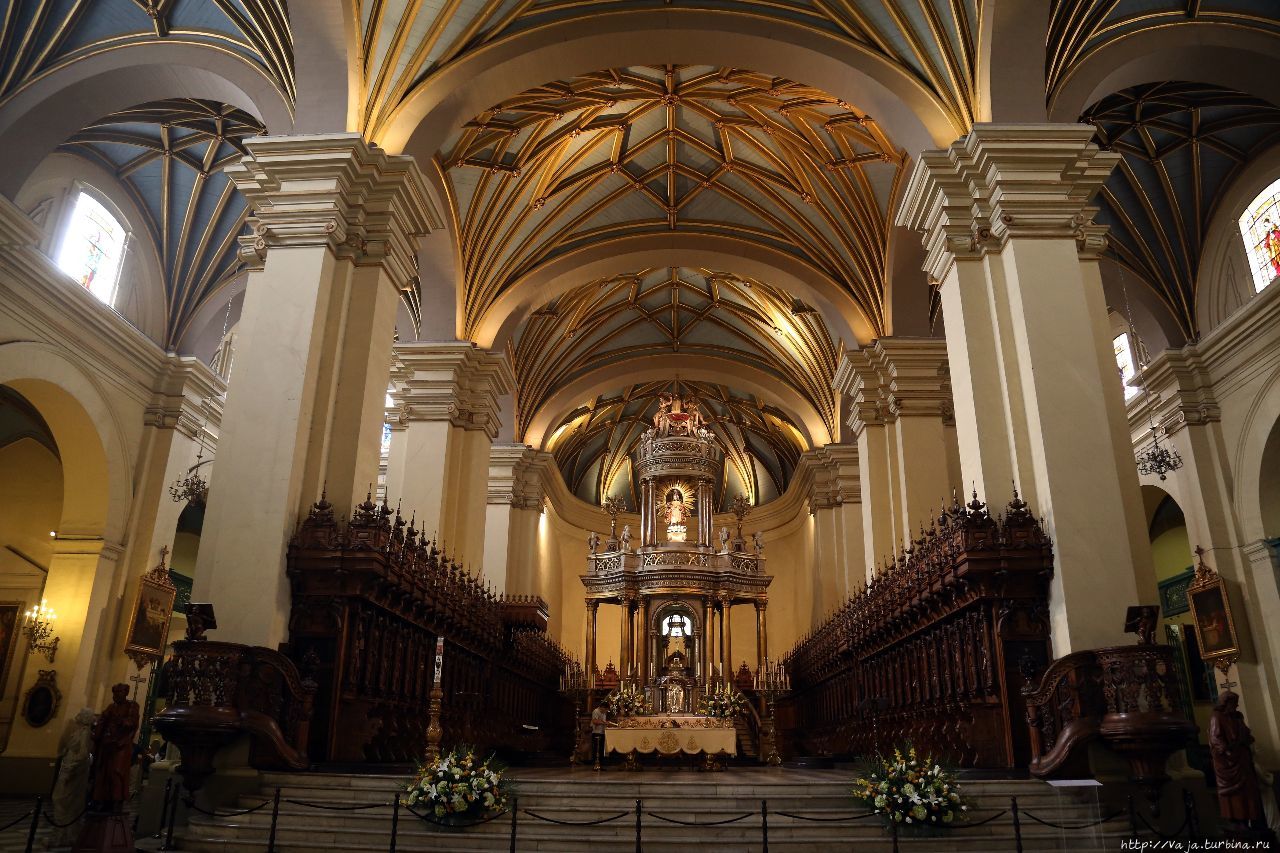 Кафедральный собор Лимы Лима, Перу Кафедральный собор Лимы Лима, Перу