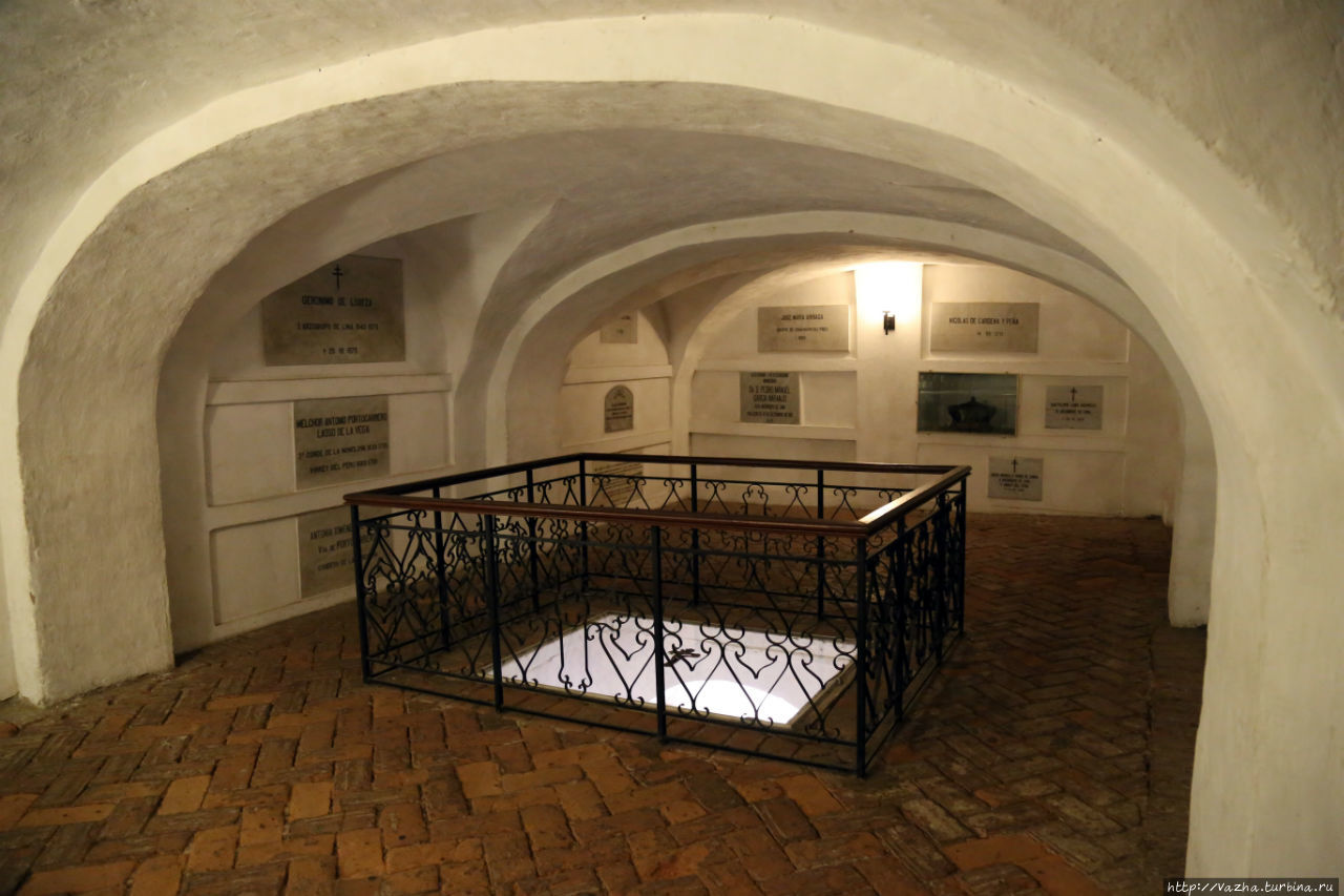 Кафедральный Собор Лимы Лима, Перу Кафедральный Собор Лимы Лима, Перу