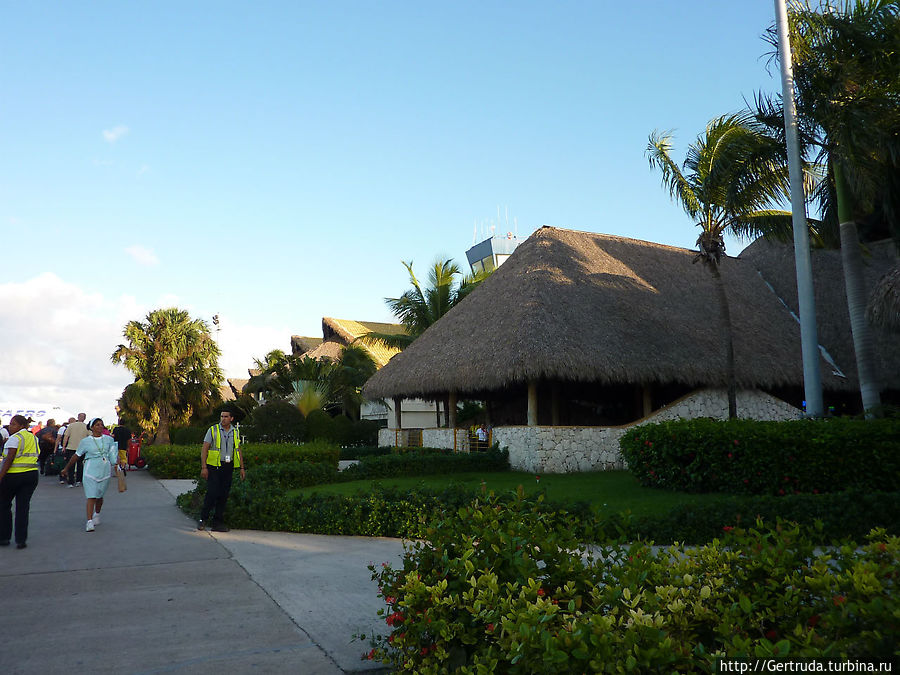 Там же, в аэропорту Там же, в аэропорту