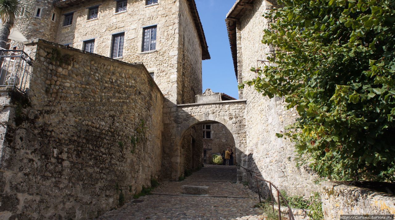 Второй вход в город — Нижние ворота Перуж, Франция