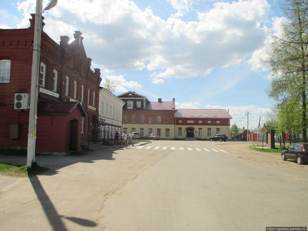 Улица Середская. Слева — 