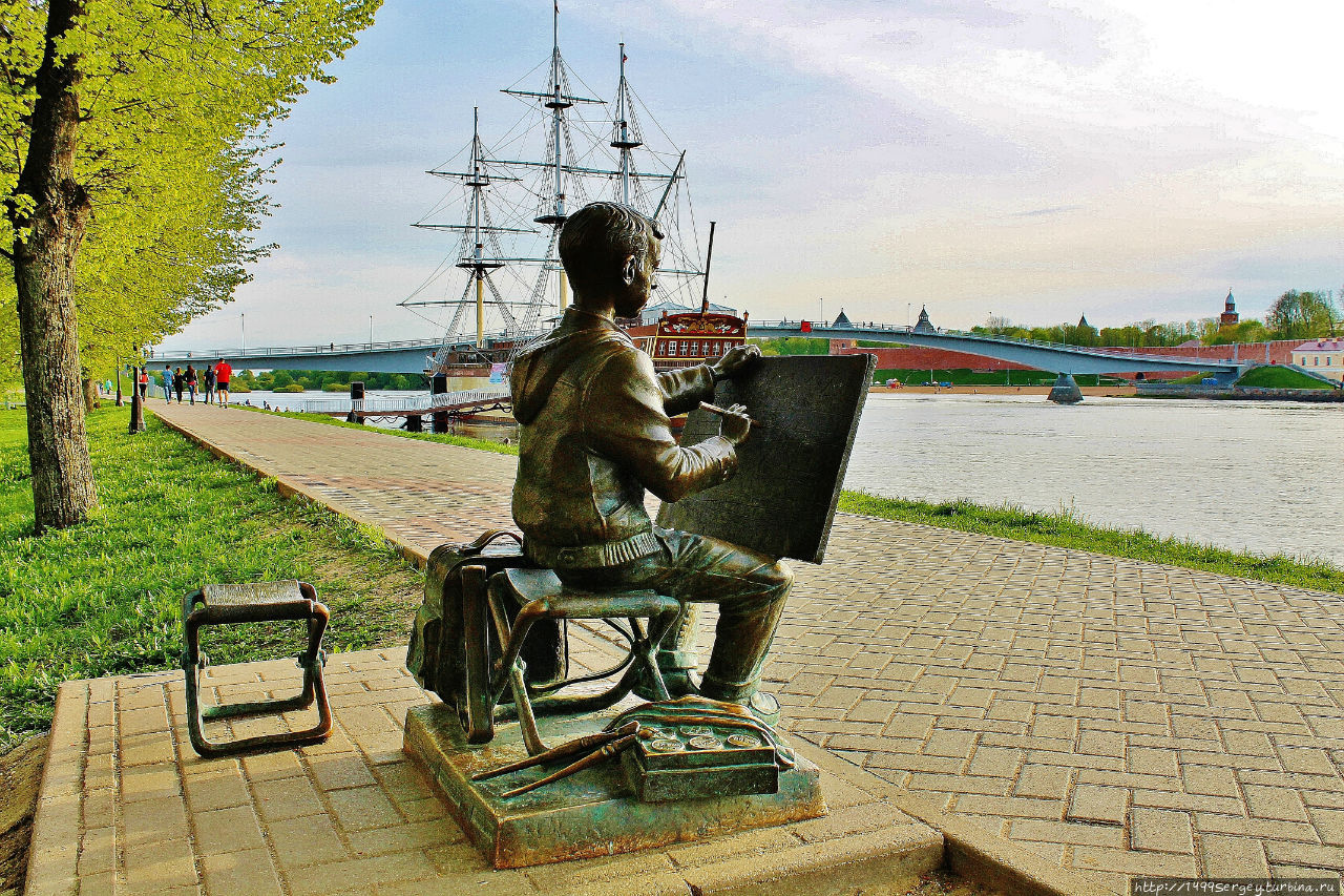 Великий Новгород. Рисующий мальчик