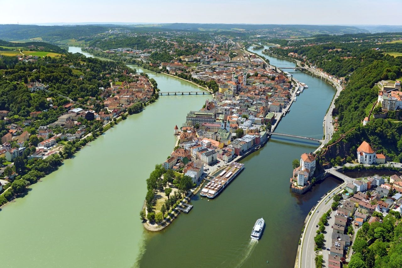 Слияние рек Дунай и Инн, исторический центр Пассау / Dreiflüsseeck and Passau historic center