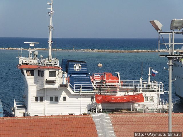 Все флаги в гости к нам . Российское судно . Фамагуста, Турецкая Республика Северного Кипра