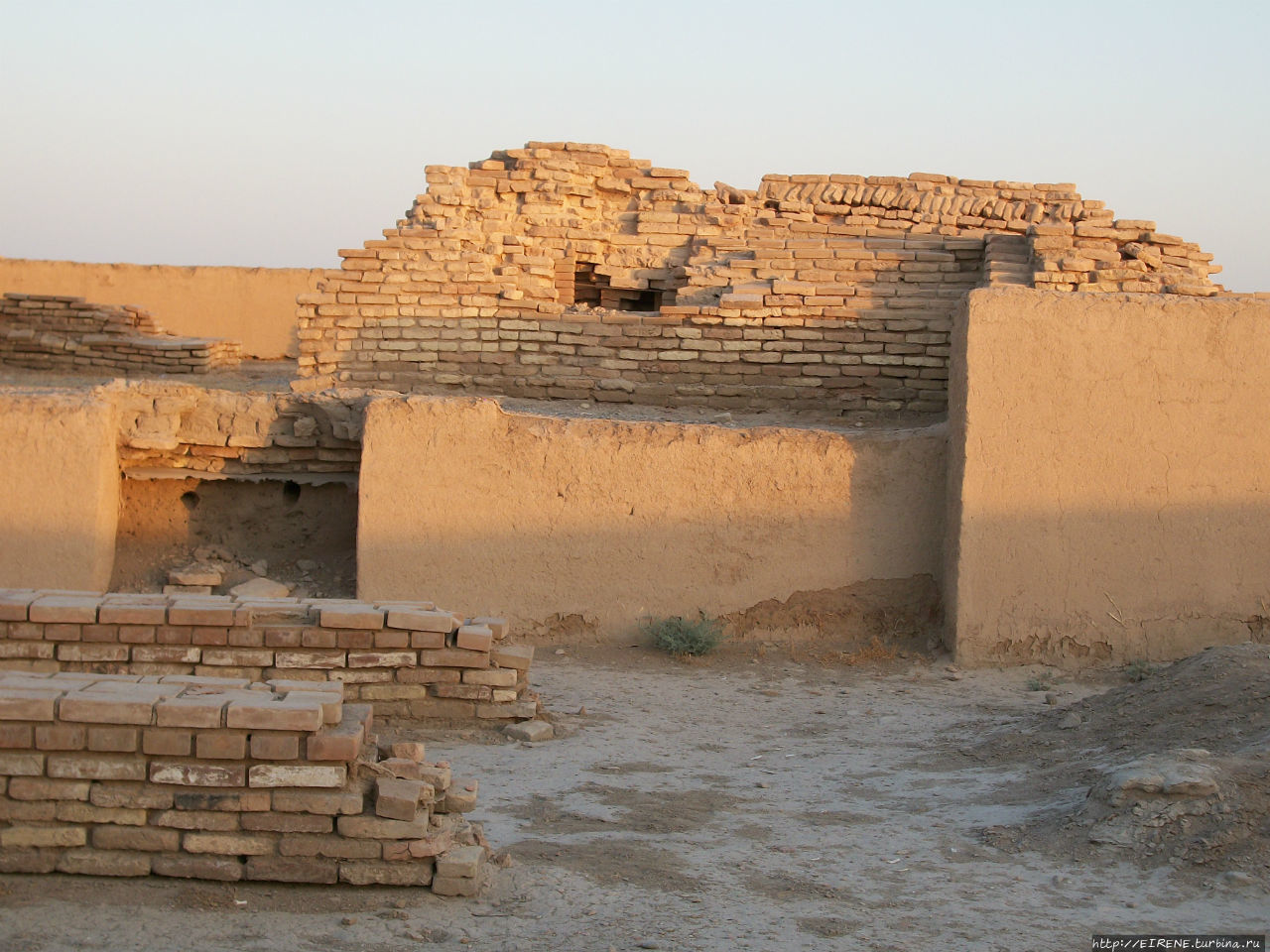 Городище Отрар. Городище Отрар.