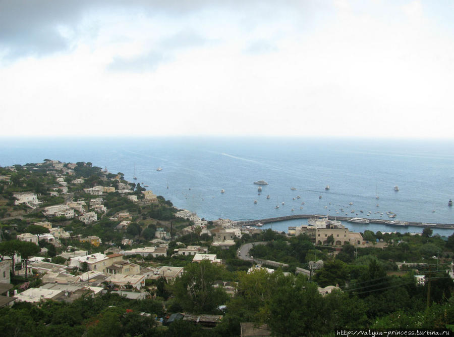 Вид со смотровой плащадки Остров Капри, Италия