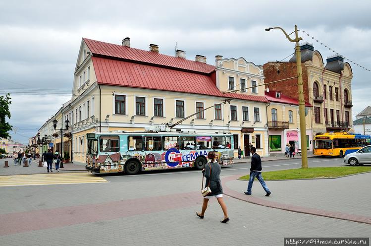 От сквера начинается непр