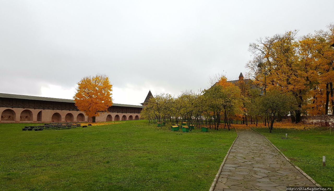 Осень в монастыре. Пасека