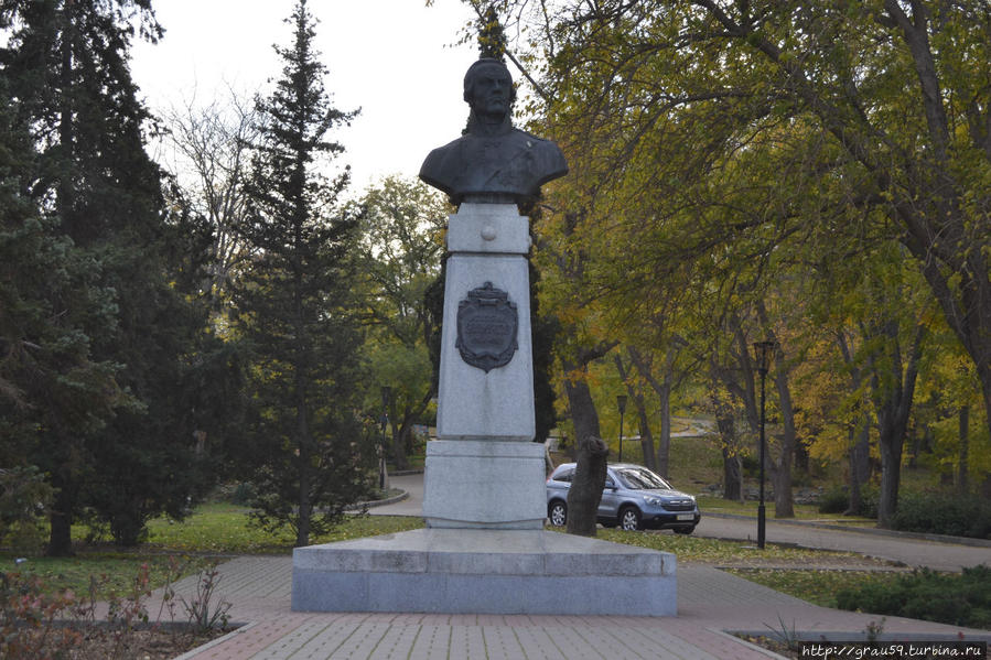 Памятник адмиралу Ушакову Севастополь, Россия