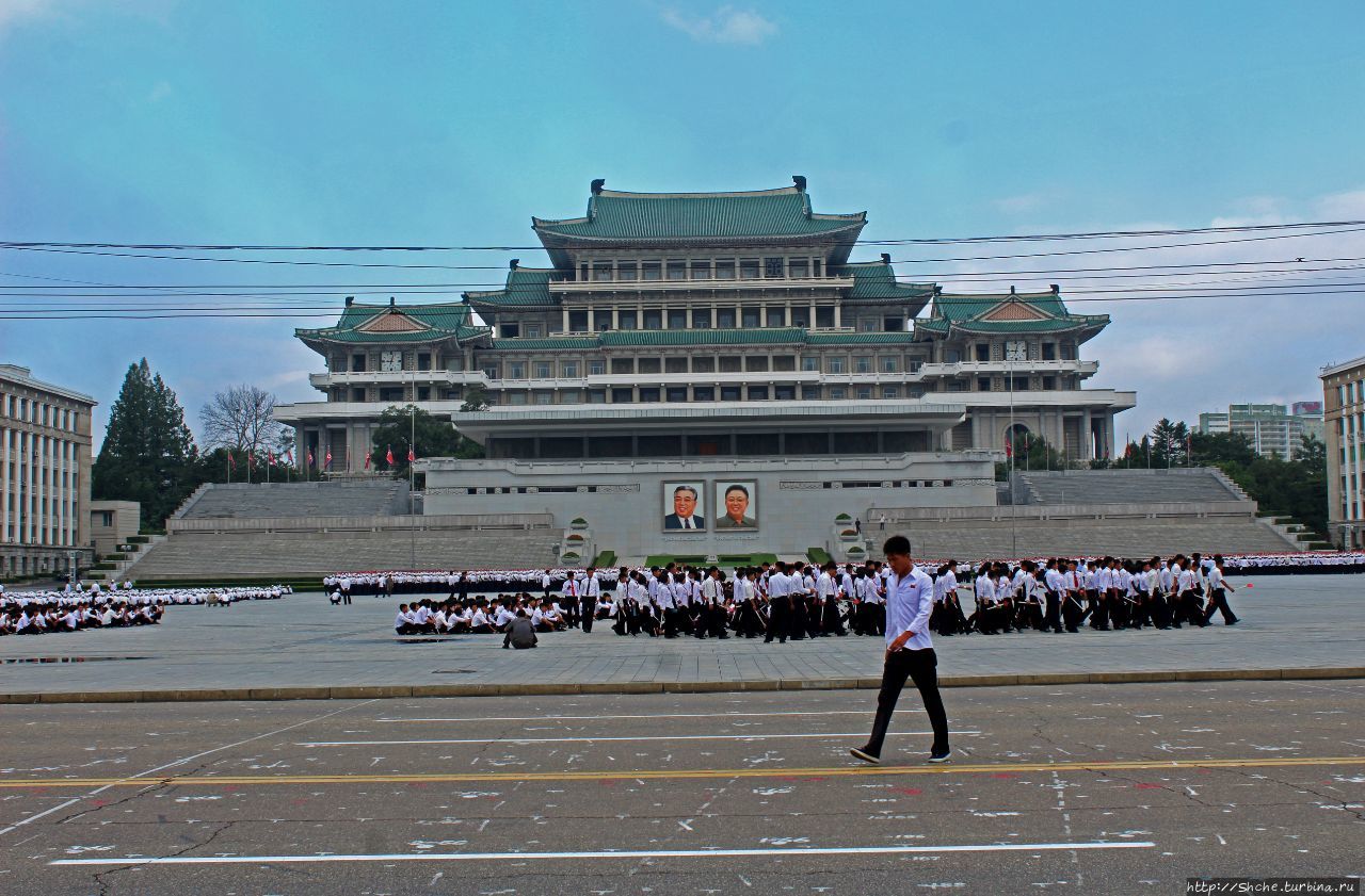 Площадь имени Ким Ир Сена Пхеньян, КНДР