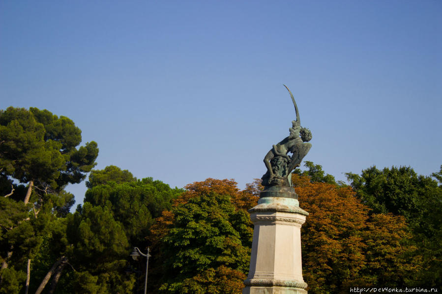 Памятник Падшему Ангелу Мадрид, Испания