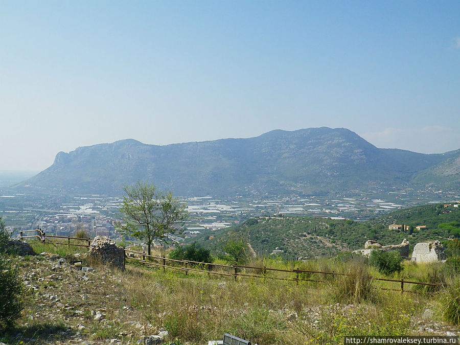 Террачина. На вершине храмовой горы Террачина, Италия
