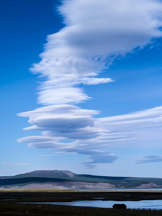 House of smoking clouds. Монголия