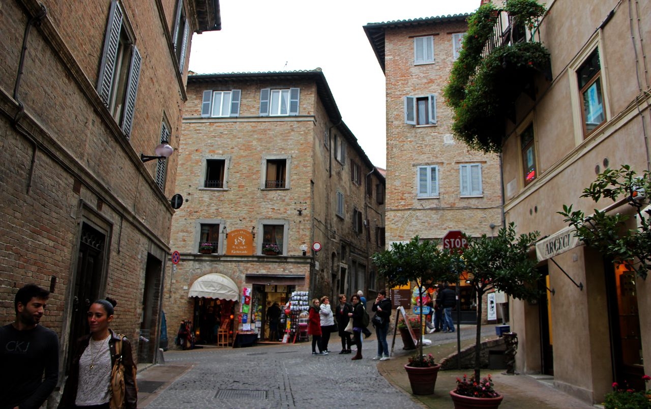 Исторический центр города Урбино Урбино, Италия