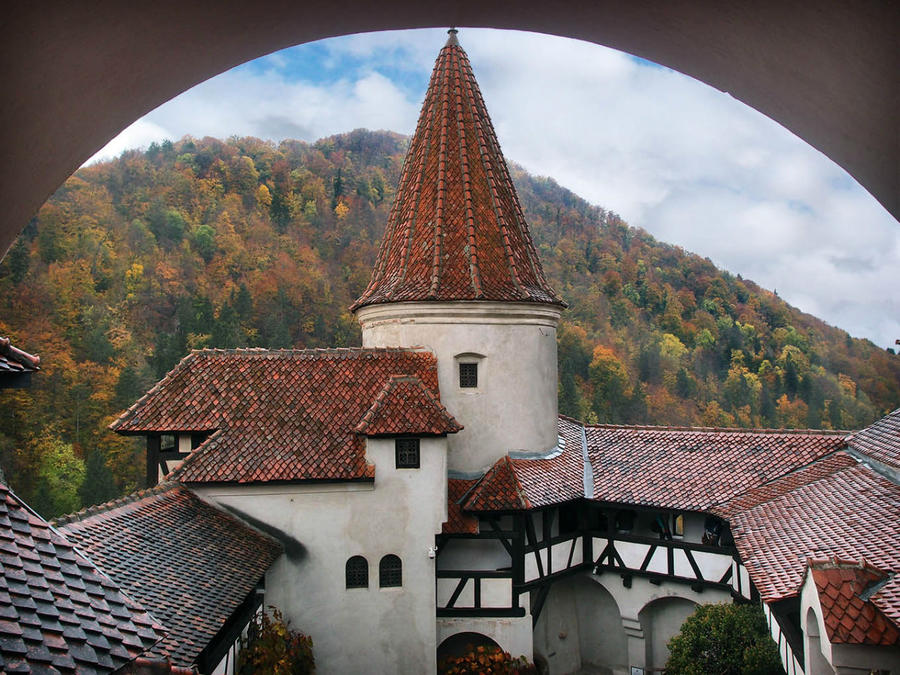 В начале 17 века в замке Бран были достроены две защитные башни. Бран, Румыния