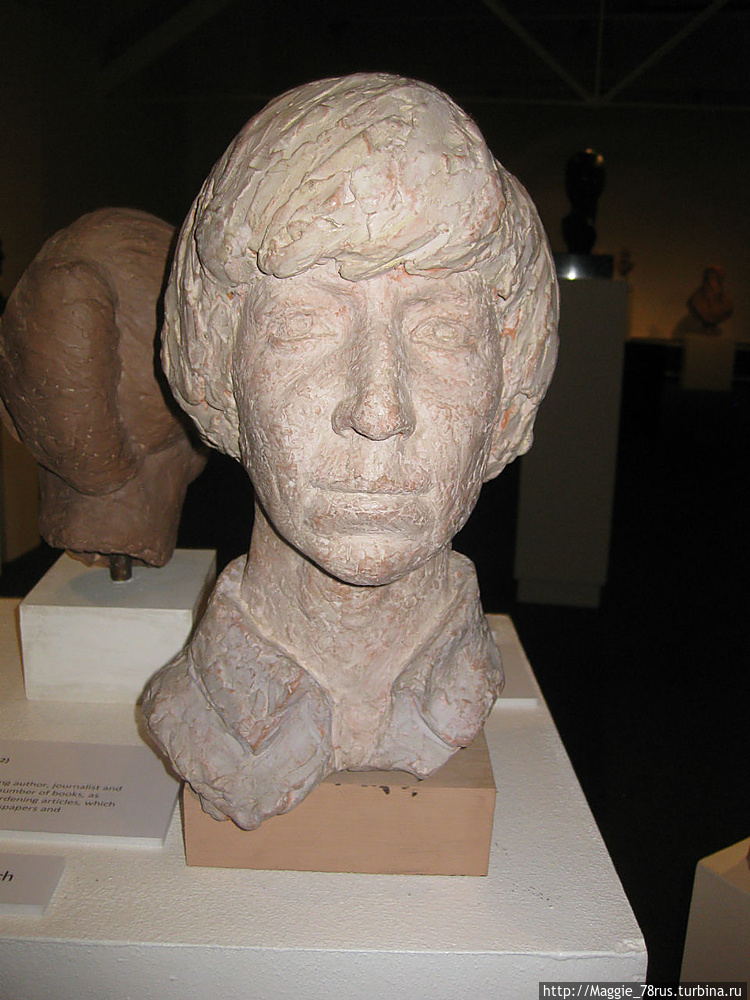 Урсула Бучен, писатель и Урсула Бучен, писатель и