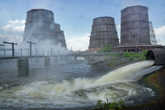 Горячие, отработанные стоки завода ЧМК сбрасываются в отстойники, а затем в реку Миасс. За десятилетия река превратилась в клоаку.