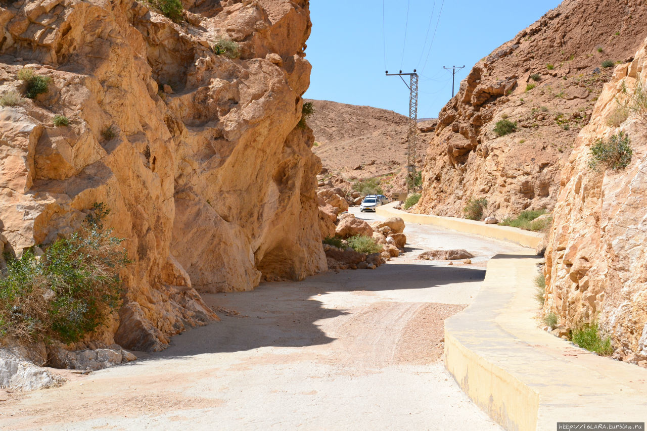 В Махтеш Катан через Чертовы ворота Негев Пустыня, Израиль