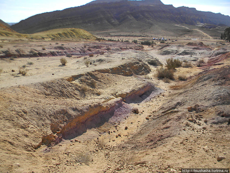 Цветные пески Эйн-Яав Мицпе-Рамон, Израиль Цветные пески Эйн-Яав Мицпе-Рамон, Израиль