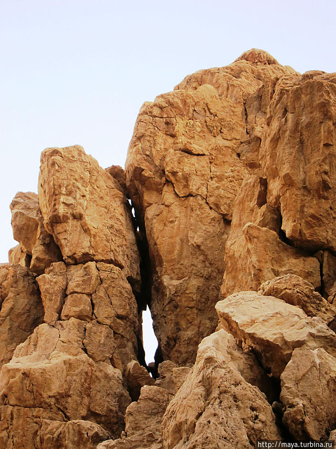 То ли речка, то ли нет. В чем секрет? Эйн-Бокек, Израиль То ли речка, то ли нет. В чем секрет? Эйн-Бокек, Израиль