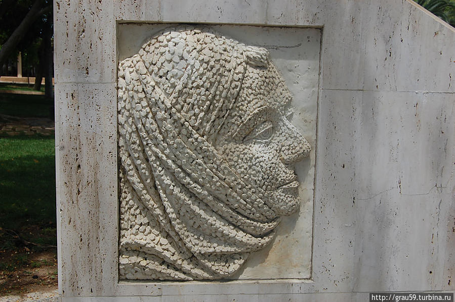 Памятник София Вемпо Никосия, Кипр