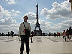 Эйфелева башня — символ Парижа, да и всей Франции.