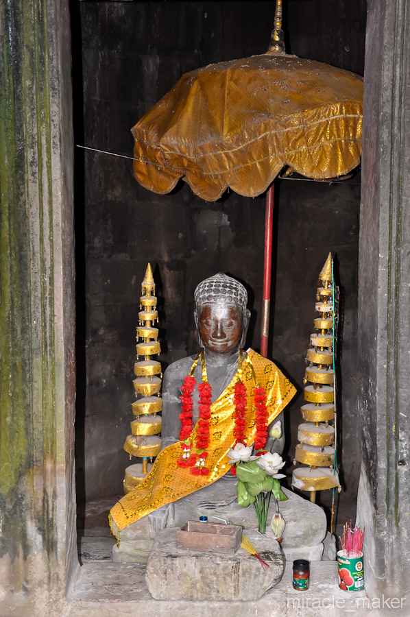 Счастливый Будда. Ангкор (столица государства кхмеров), Камбоджа