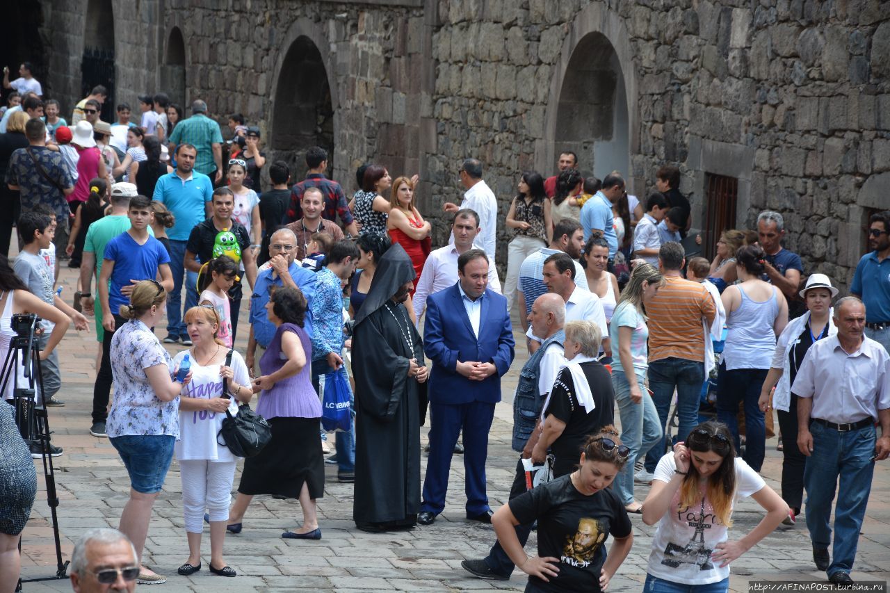 Вардавар — праздник Преображения Господня, воды и роз Гегард, Армения